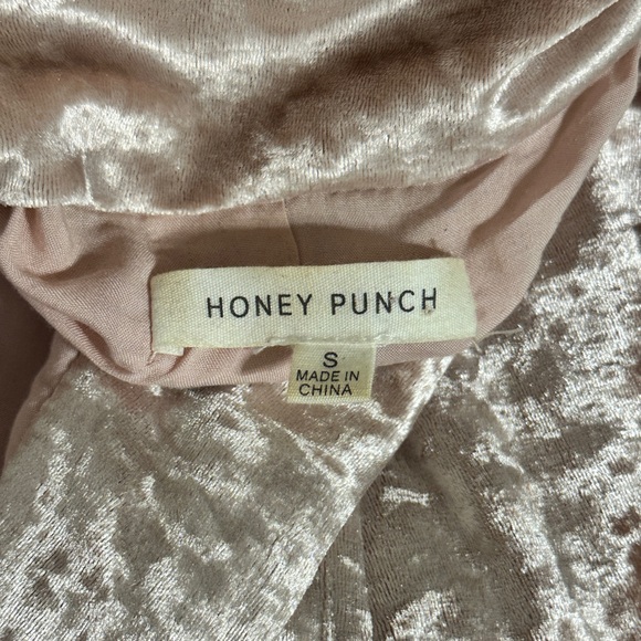 Honey Punch Velvet Jacket in Shimmering Cream - Picture 3 of 4